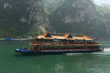 宜昌到三峡大坝游轮（上行9点黄柏河，下行14点三斗坪开船）