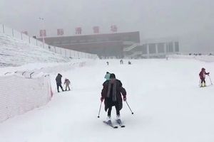 宜昌到五峰国际滑雪场滑雪二日游（住独岭云顶酒店，两次滑雪）