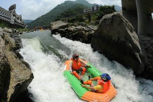 宜昌东站到朝天吼漂流一日游（暑期10点半发车）