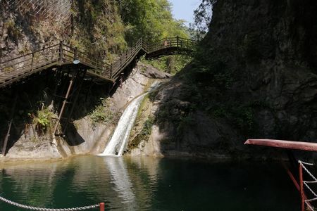 宜昌到夷陵区三峡奇潭风景区直通车一日游