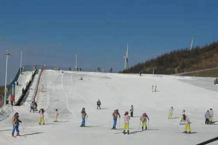 宜昌到五峰滑雪+青林明珠温泉两日游，体验冰火两重天