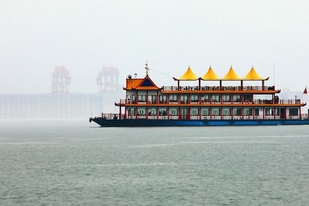 宜昌到三峡大坝+许家冲+灵秀八号游船高峡平湖一日游