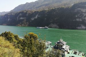 宜昌市区乘船到三峡大坝自由行半日游（坐船过船闸，游西陵峡）