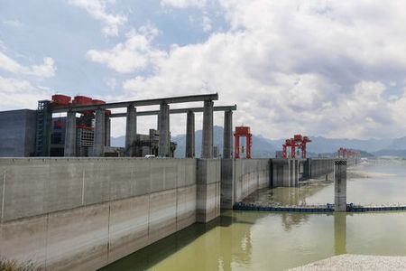 宜昌东站到三峡大坝、西陵峡、葛洲坝船闸一日游