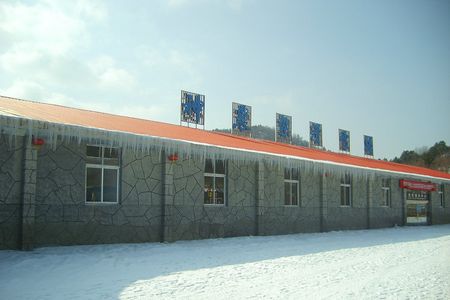 宜昌到兴山双泉寨温泉+神农架国际滑雪二日游