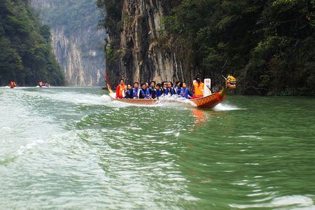 宜昌东站到九畹溪漂流一日游（暑期每天9点半发团）